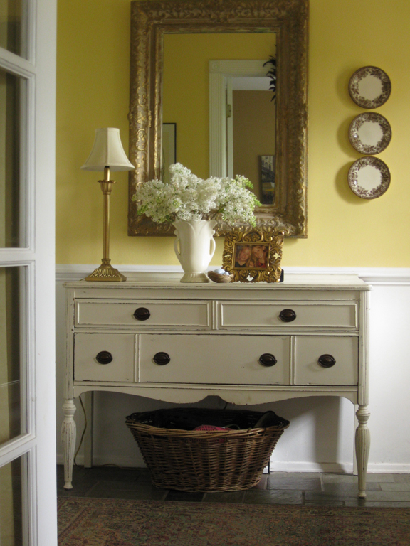 flowers-in-foyer