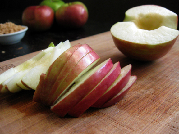 apple-slices.jpg