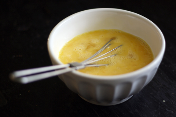eggs-cracked-in-bowl