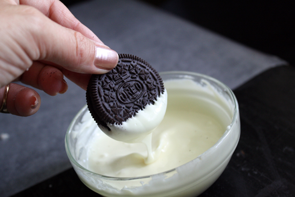 dipping-oreo-in-choc
