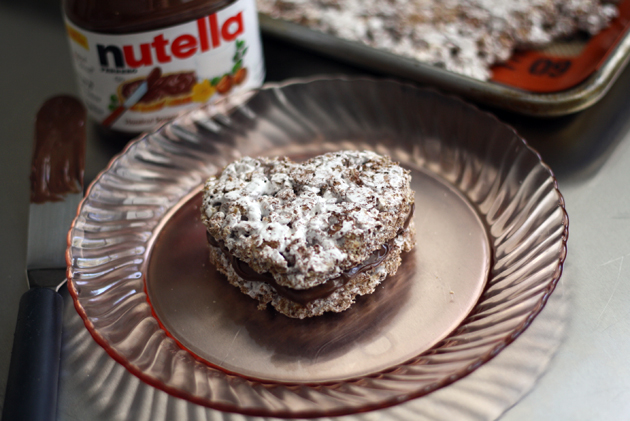 rice-crispy-nutella-heart-sandwich