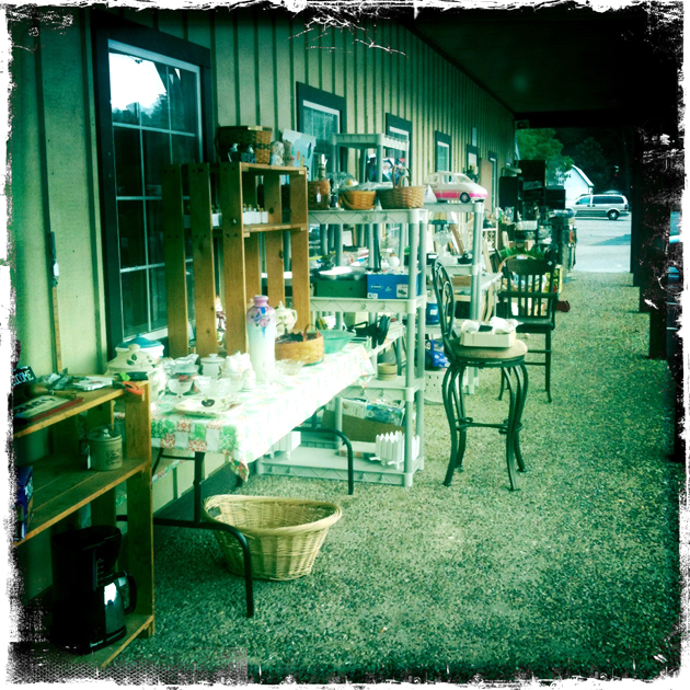antique-mall-porch