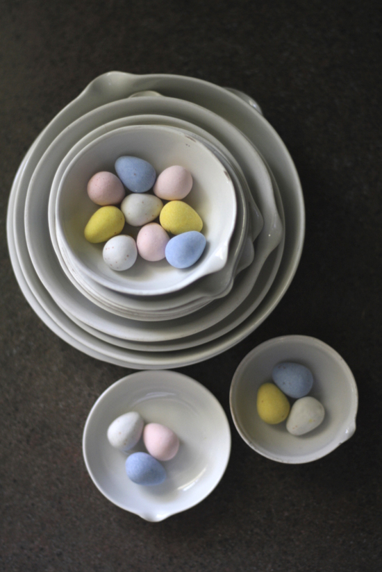 antique-measuring-bowls-with-eggs