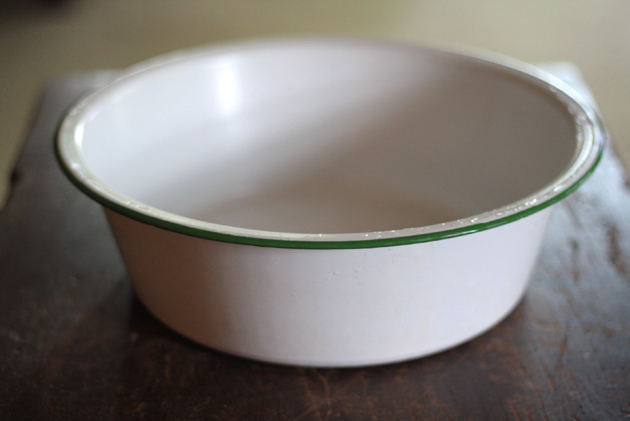antique-enamel-bowl-empty