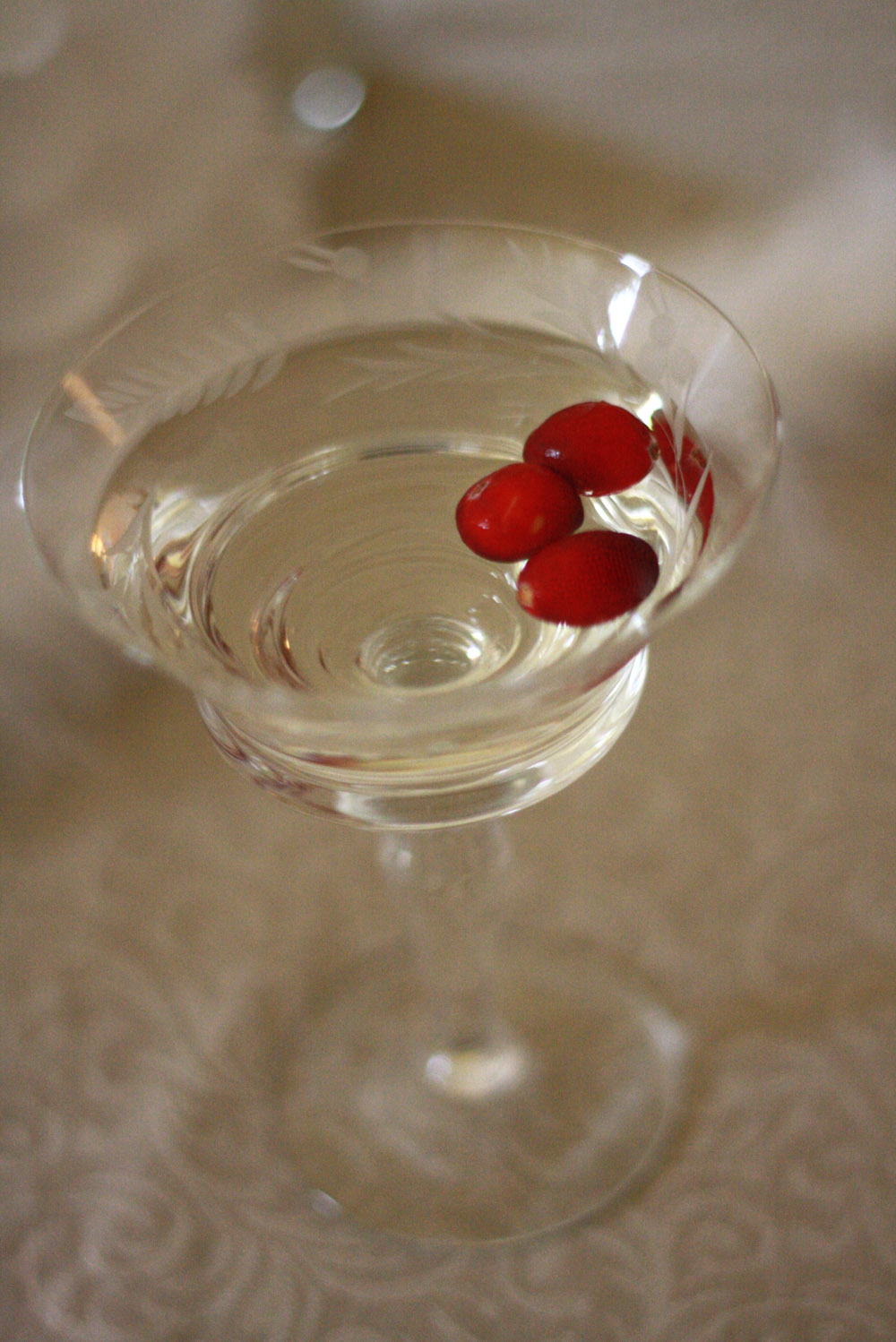 White Cranberry Martini – Wenderly